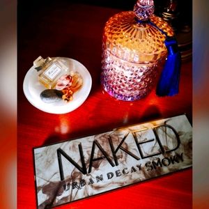 Urban Decay Naked Smoky Palette